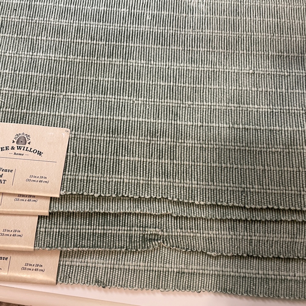 Cute sage green woven tassel placemats! 4 total!